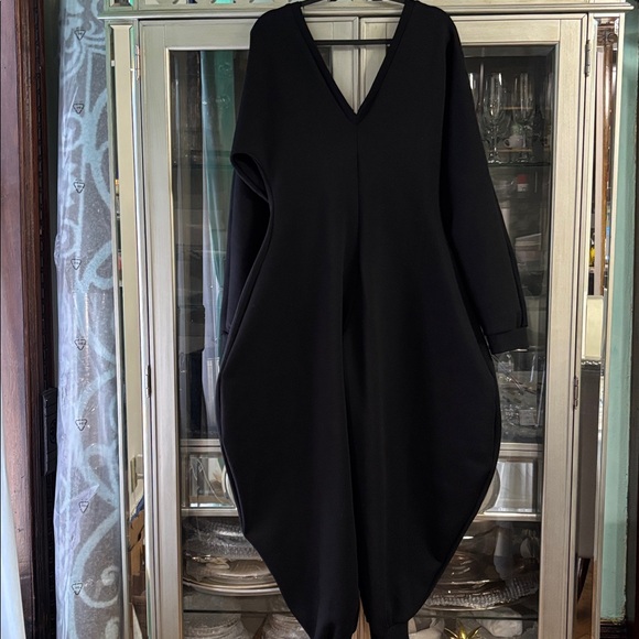 COMFY COZY SWEATSHIRT JUMPSUIT IN BLACK - L - Picture 5 of 9